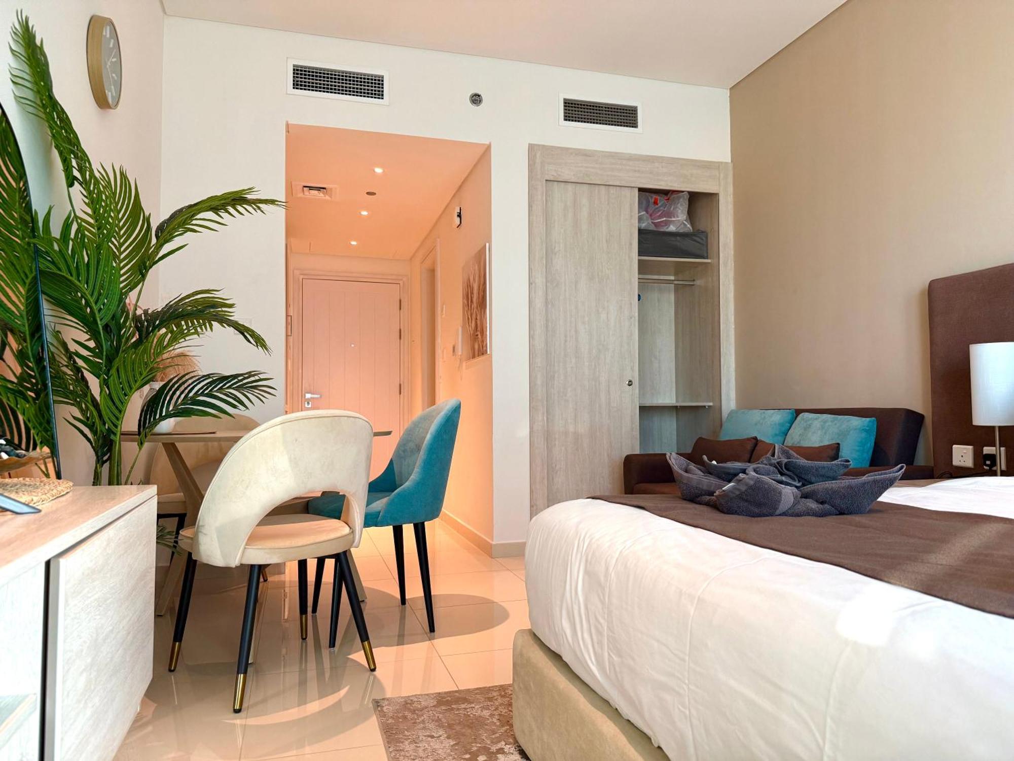 Apartment In Seven Palm With Access *