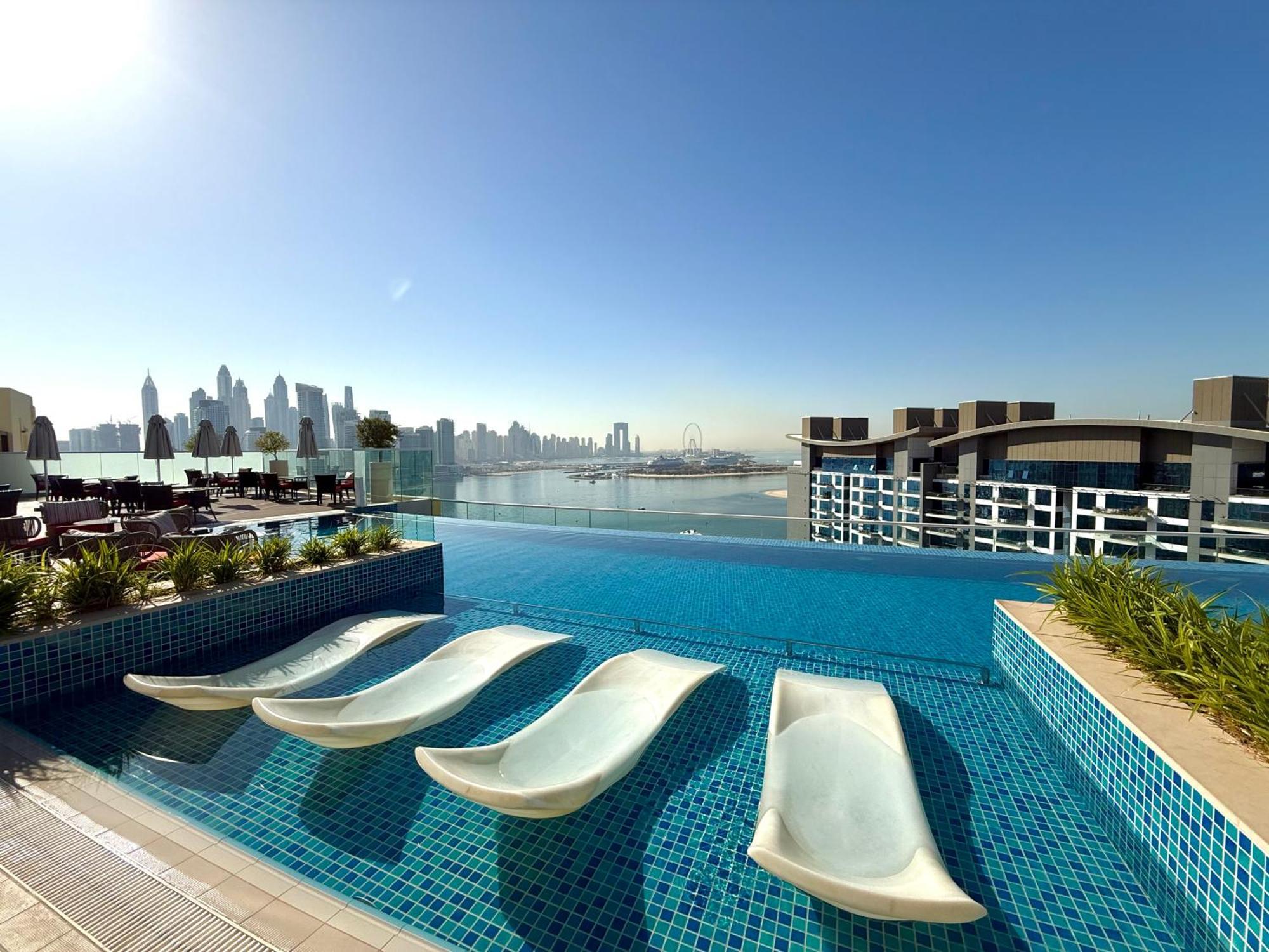 In Seven Palm With Access Apartment Dubai
