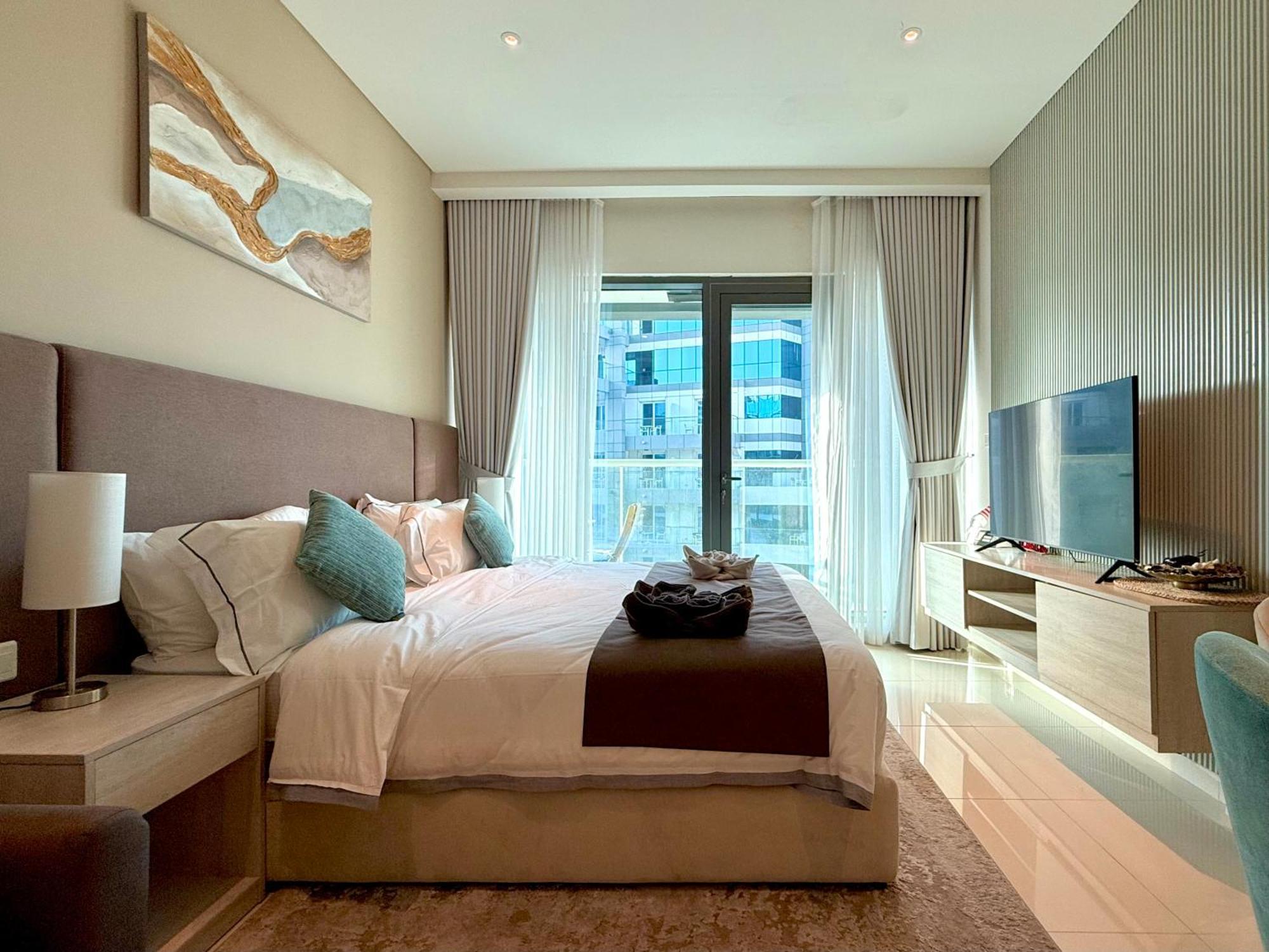 In Seven Palm With Access Dubai